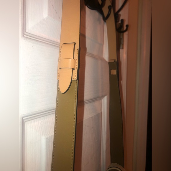 Pour La Victoire Leather Shoulder Bag - Picture 10 of 12